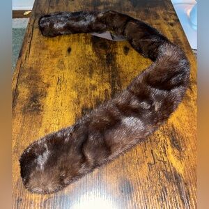 Luxurious vintage Davidsons Brown Fur Scarf